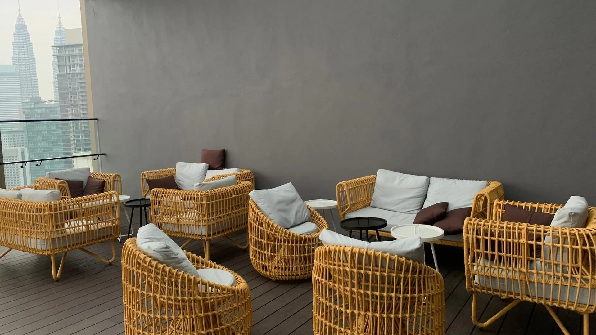 Axon Residence By Leo Suites Kuala Lumpur Aparthotel