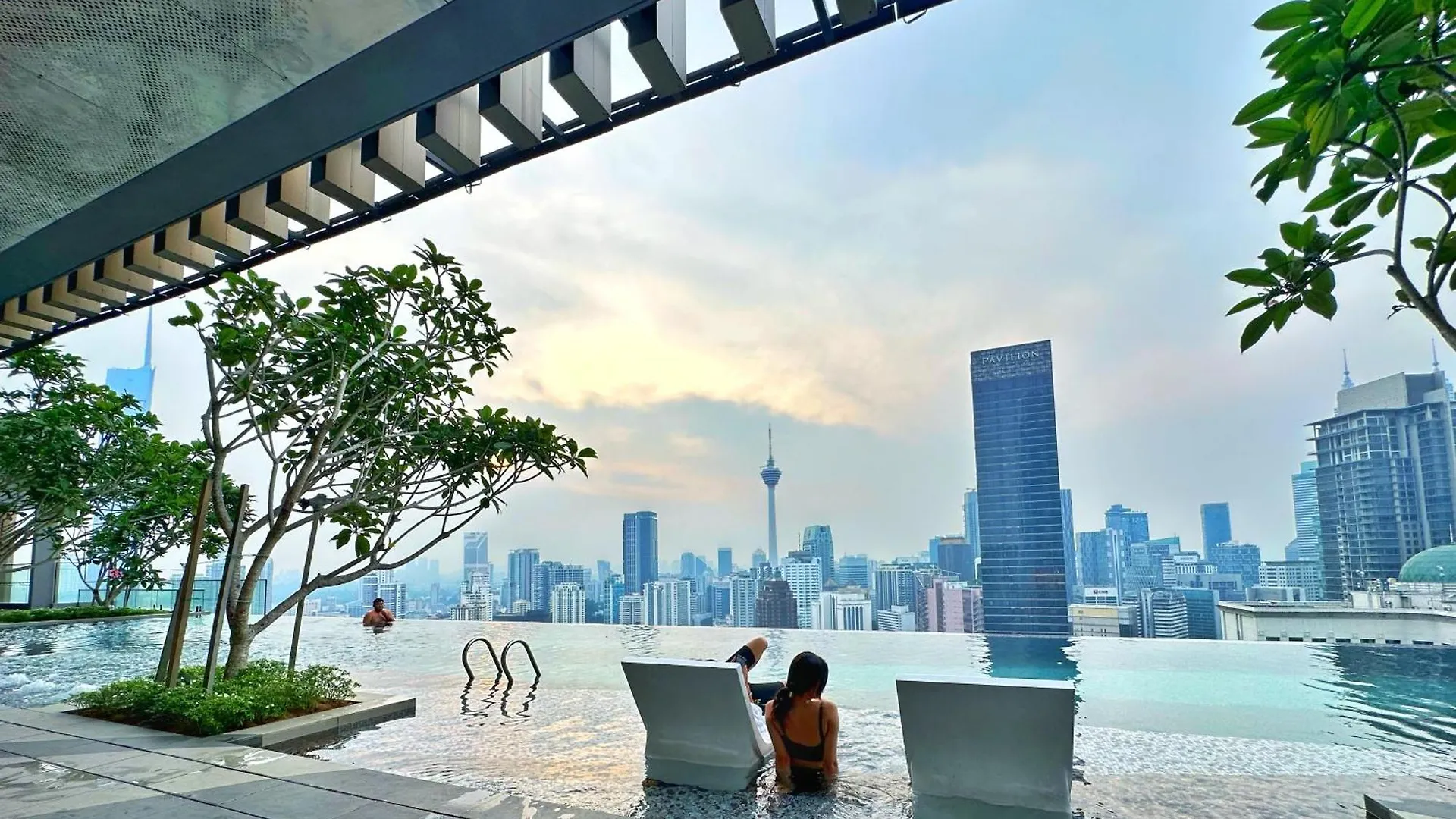 Axon Residence By Leo Suites location